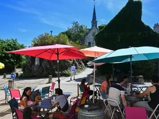L’expulsion de la gérante du café sème le trouble dans ce village insulaire emblématique de Maine-et-Loire