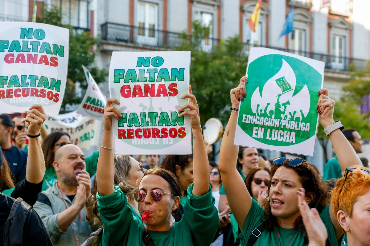 Los profesores mantienen la presión el segundo día de huelga en Madrid: 60% de seguimiento, según CC OO, 32%, según la Comunidad
