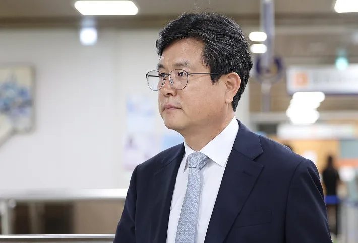 '사후 계엄선포문' 강의구 前부속실장, 2심도 징역 1년 6개월