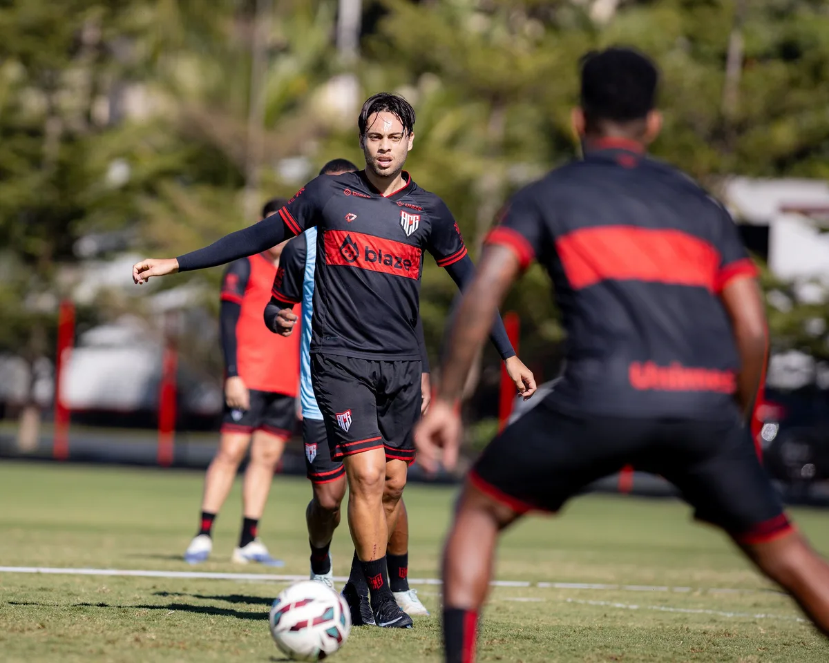 Atlético-GO terá mudanças na escalação para enfrentar o Botafogo-SP