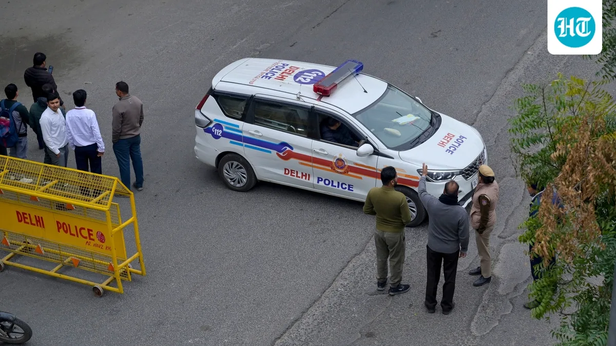 Delhi schools receive bomb threats, students evacuated