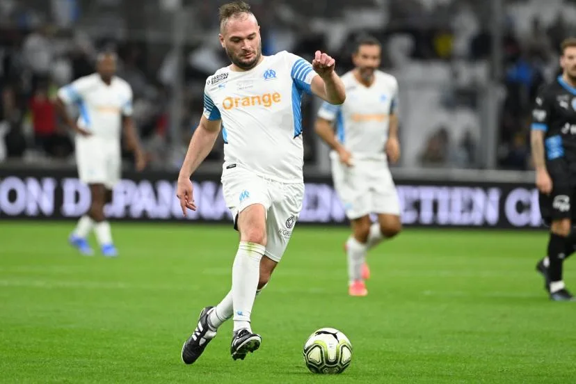 Quand Jul était footballeur : au centre de formation de l'OM le futur rappeur avait un bon niveau