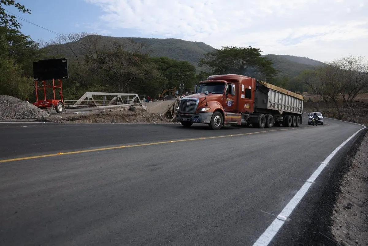 La ruta al Atlántico en Guatemala recupera el paso en el km 111 una semana después del colapso del puente Güijo y reabrió el paso hacia el Caribe