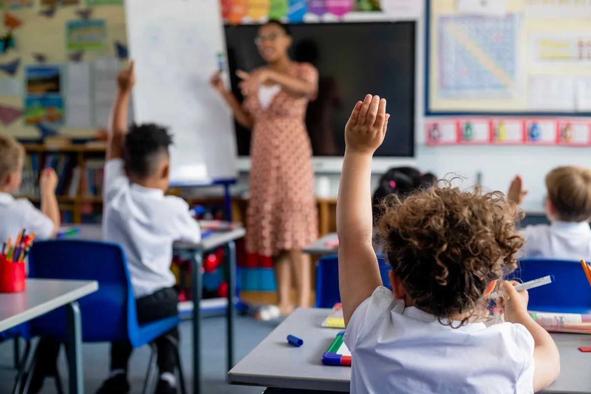 Families could save £1200 as free school meals expands. Find out if you’re eligible