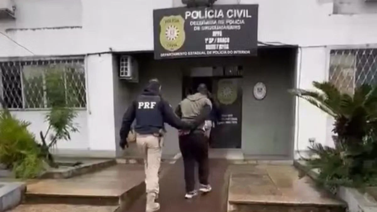 Adolescente de 15 anos é abandonado pelo pai às margens da BR-290; homem acaba preso após ser encontrado em um táxi durante as buscas da PRF
