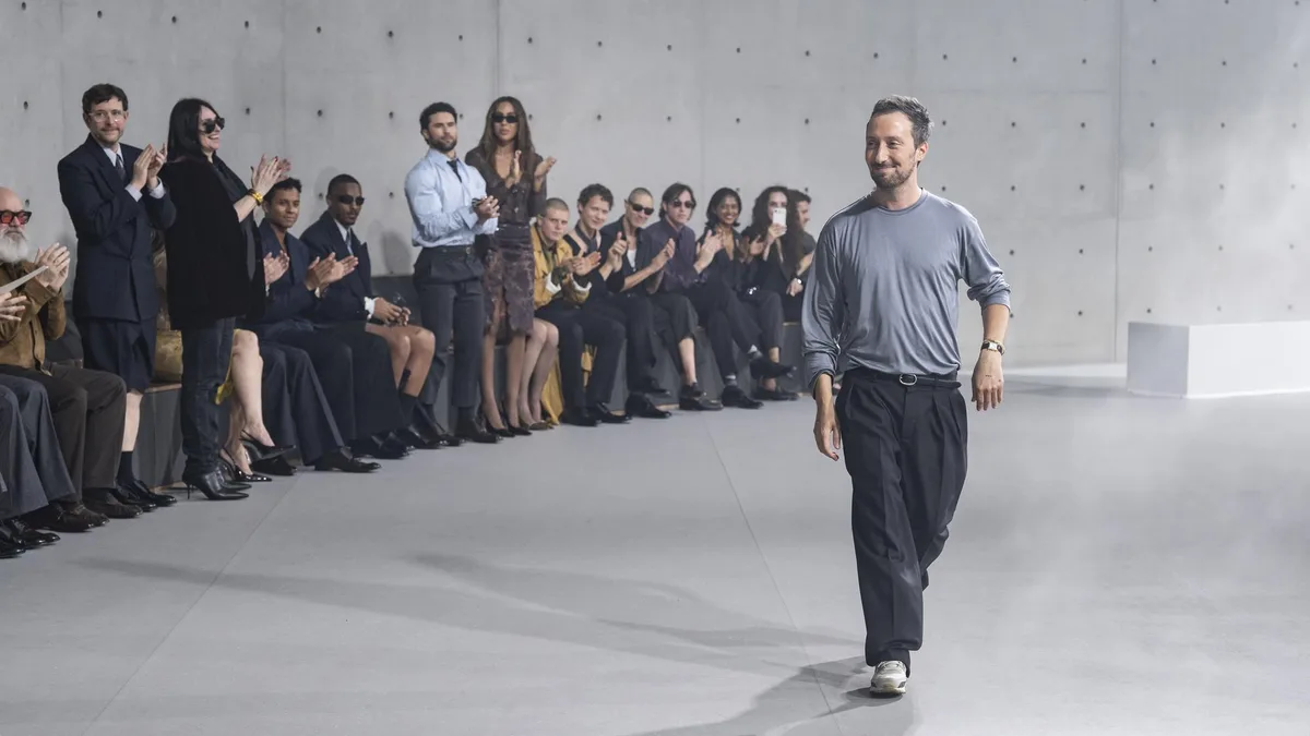 Il n’y a pas que dans la mode qu’Anthony Vaccarello de Saint Laurent a marqué l’histoire de la maison
