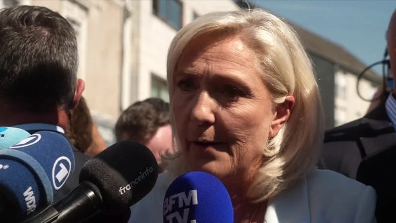 "Il est grand temps de nettoyer les écuries d'Augias que sont devenus les comptes de la nation": Marine Le Pen déplore les "taux records" de la dette française qui sont "le bilan implacable de dix ans de macronisme"