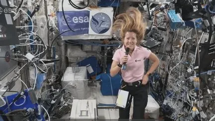 "C'est ça que je préfère" : Sophie Adenot revient sur ses sorties spatiales lors d'une conférence de presse depuis l'ISS