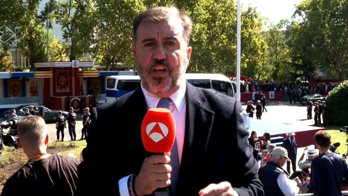 El reportero de Antena 3 que ha sorprendido en el desfile de la Fiesta Nacional: la curiosa historia del 'otro' Matías Prats de la familia