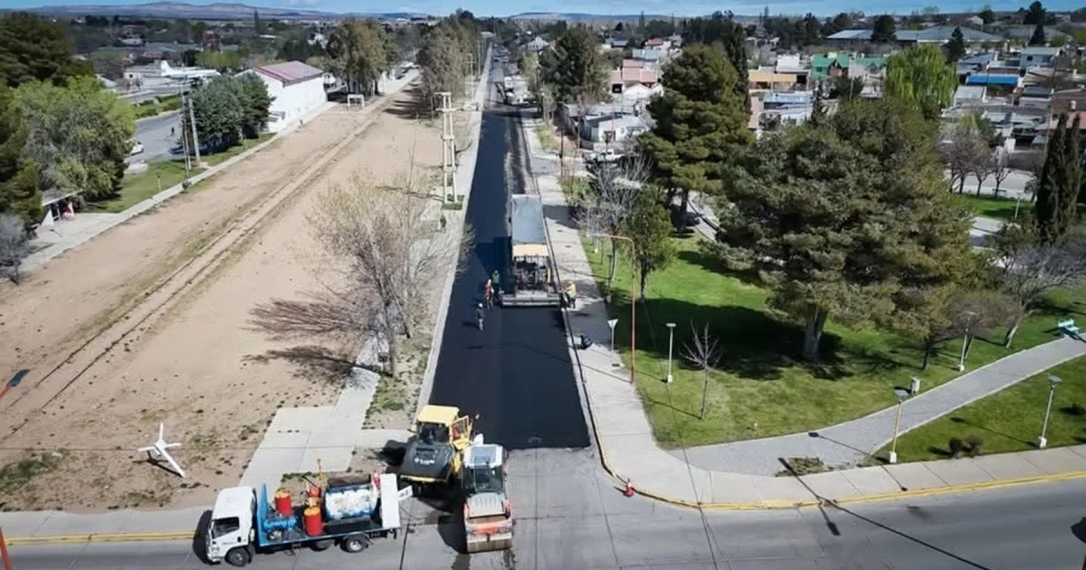 Repavimentan calles troncales en distintos sectores de Cutral Co
