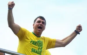 Flávio Bolsonaro diz ter sido alvo de mais de 1,8 mil ameaças de morte