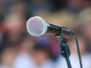 « Une ambiance intime et conviviale » : cette commune des Yvelines va accueillir son tout premier comedy club