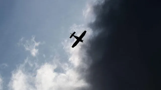 Notlandung bei Betzenstein: Motorausfall - Pilot landet Kleinflugzeug im Maisfeld