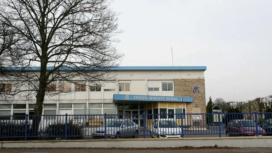 Main arrachée à Lens : l'adolescent de 15 ans "dément avoir ramassé la grenade qui a explosé", selon son avocate