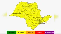 Forte neblina cobre cidade de SP durante queda de temperatura; veja
