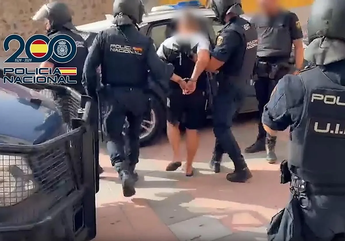 Cae en Ceuta una red que cobraba a inmigrantes hasta 900 euros por dormir en garajes y 6.000 por ir a la Península