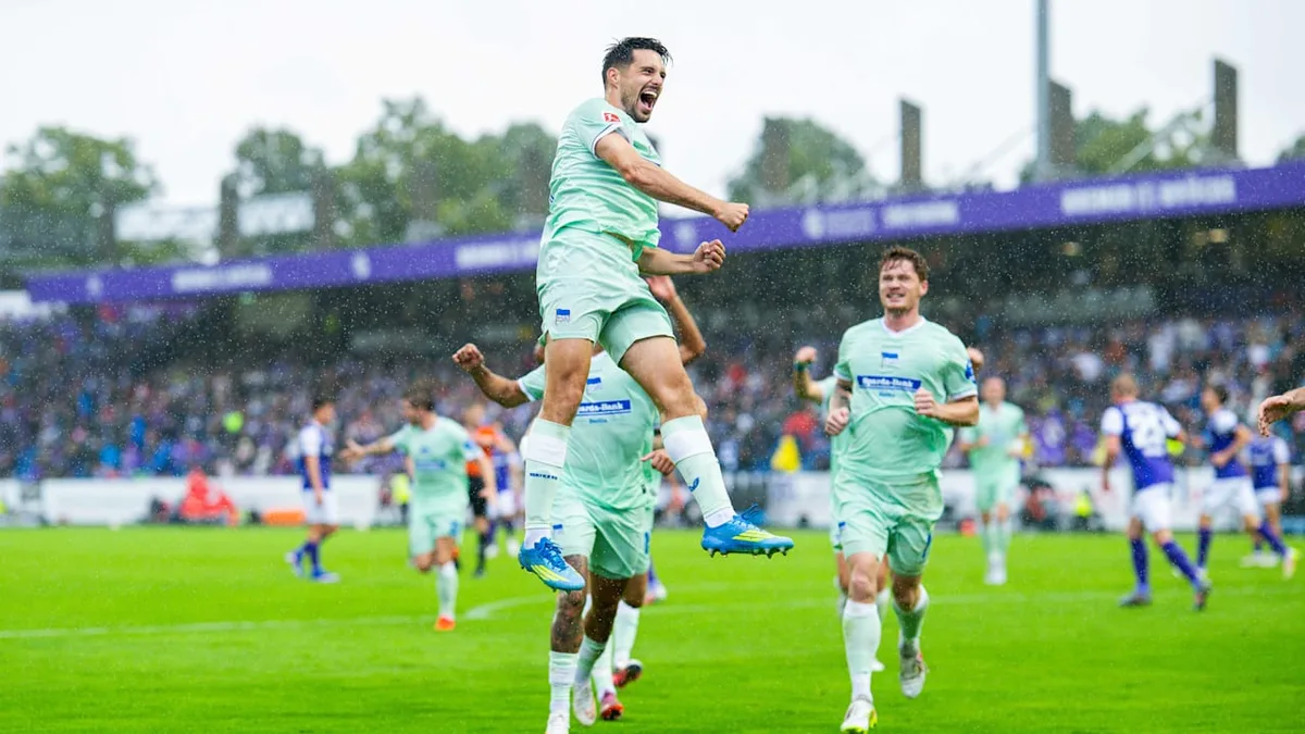 Rekord ausgebaut - Hertha ballert sich wieder an die Tabellenspitze
