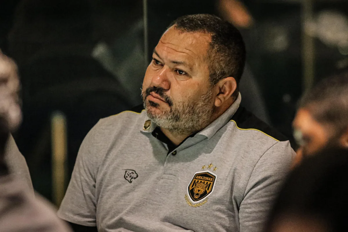 Fifa revoga transfer ban e clube da Série C pode inscrever dupla ex-Flamengo e Vasco