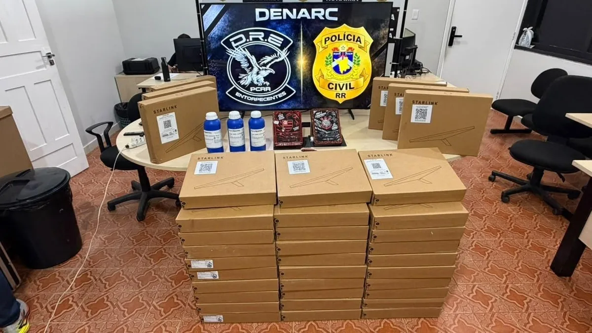 Mulher é presa com cocaína escondida em quadros decorativos e 36 caixas de Starlink em Boa Vista