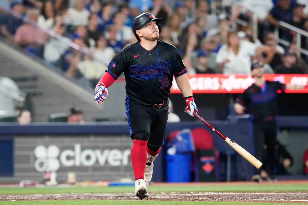 Kirk homers, Bieber in form as Blue Jays top Yankees 3-1