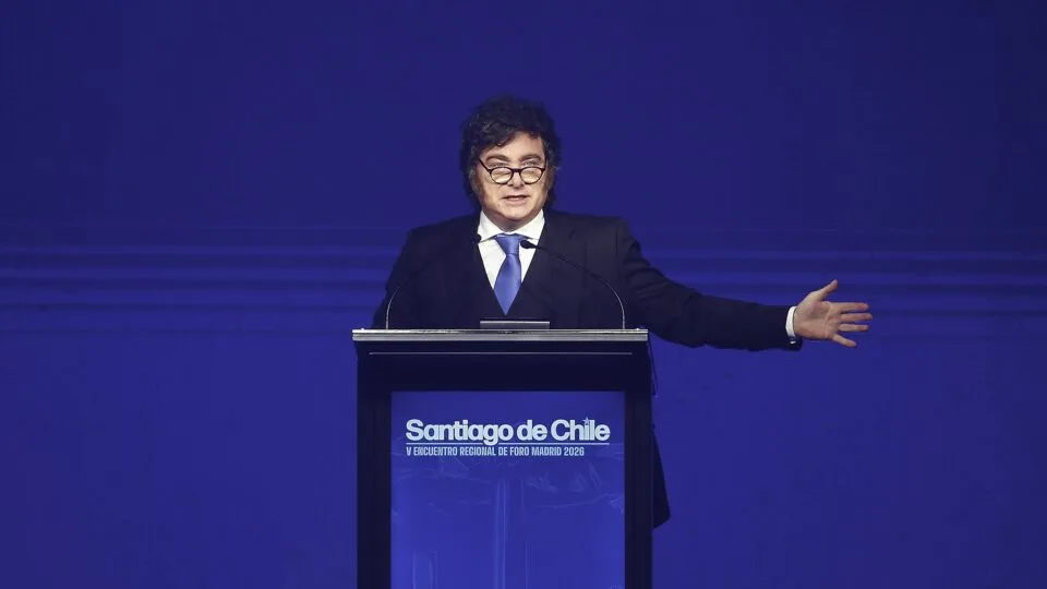 Governo Milei se diz otimista sobre vitória de Flávio e acusa Moraes de oportunismo