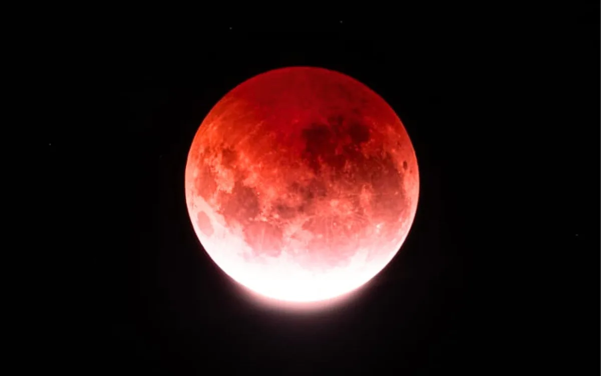 Lua de Sangue: eclipse lunar impressiona em Goiás; vídeo