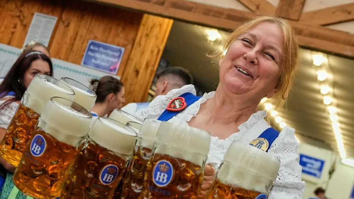 Man breaks arm at Oktoberfest arm wrestling contest