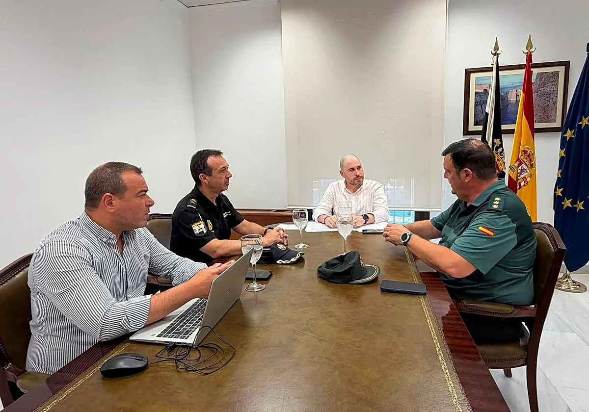 La dimisión del jefe de Gabinete del delegado en Ceuta cerca al Gobierno