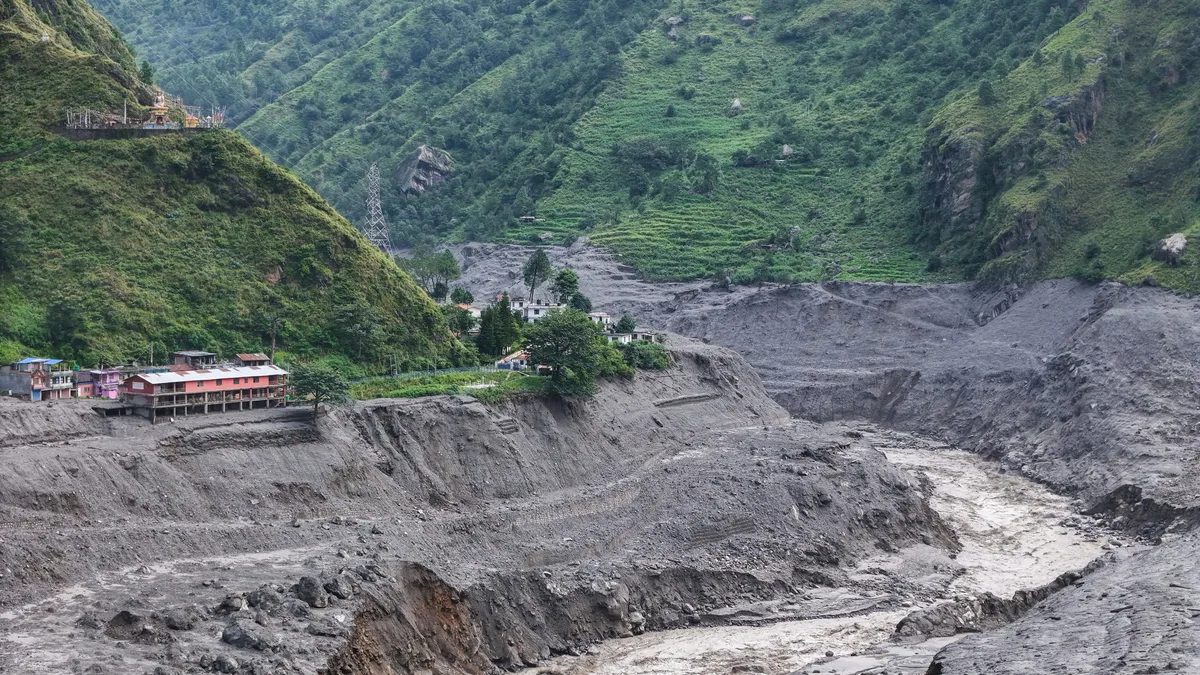 Nepal: la devastadora riada ya dejó más de 1120 muertos y casi 4900 desaparecidos