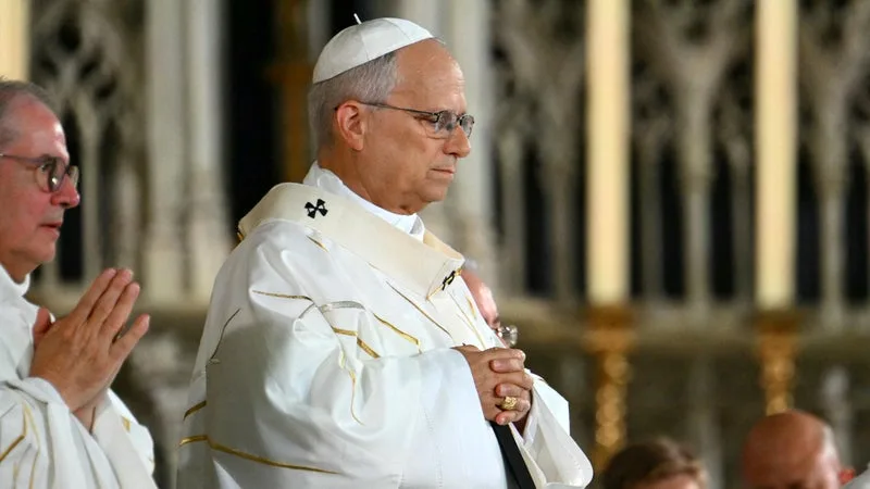 Léon XIV: l'opération du pape au poumon "s'est conclue positivement"