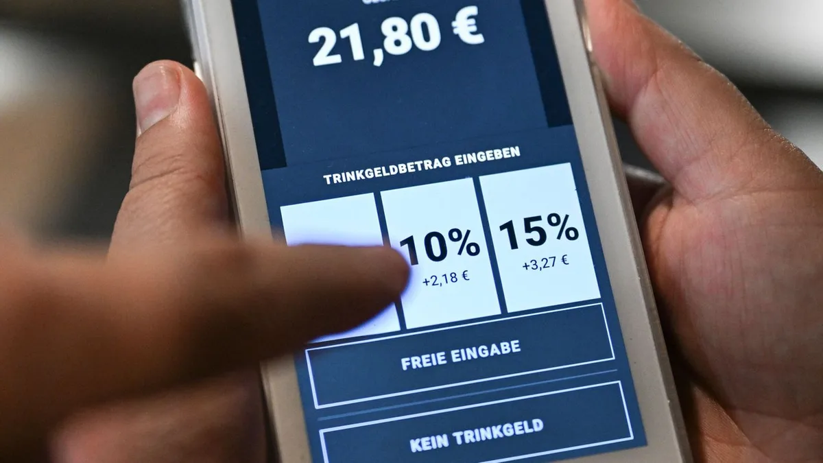 Gastronomie: Verbraucherschützer monieren Tricks bei Trinkgeld per Karte