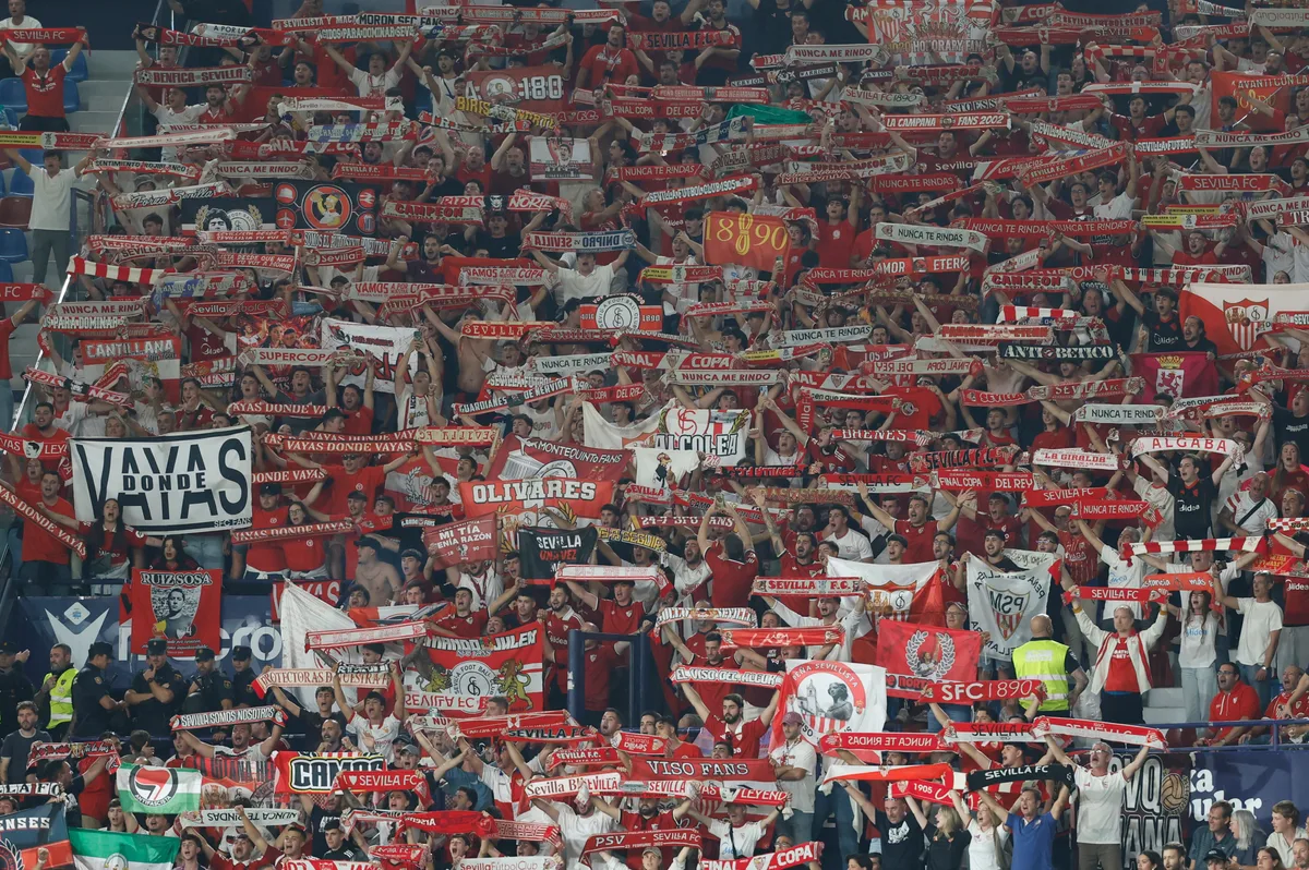 La Policía levantó cinco actas a sevillistas e investiga la pelea previa