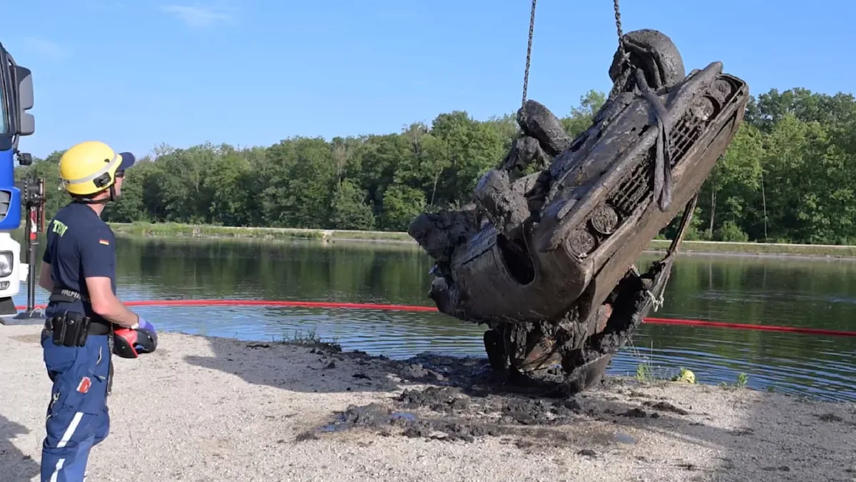Auto lag 50 Jahre im Fluss - Boah, ey! Matsch-Manta wird zum Besucher-Turbo