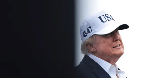 Trump sugere reter petróleo do Irã e critica Zelensky por ataques