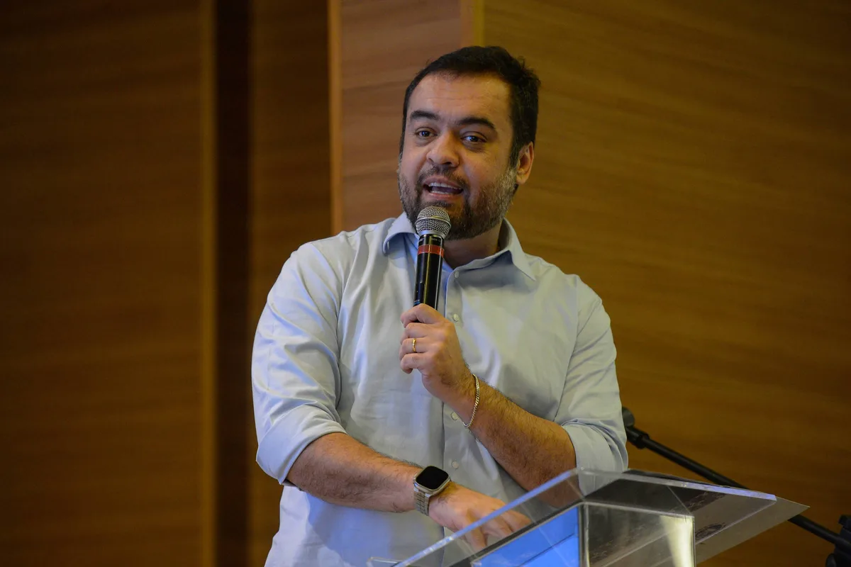 Claudio Castro é alvo de buscas pela 2ª vez em operação sobre suspeitas da Refit