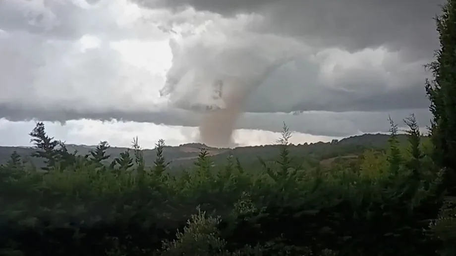 Tornade dans l'Aude : "Le bilan est de 39 victimes", dit la secrétaire de la préfecture, Emmanuelle Plantier-Lemarchand