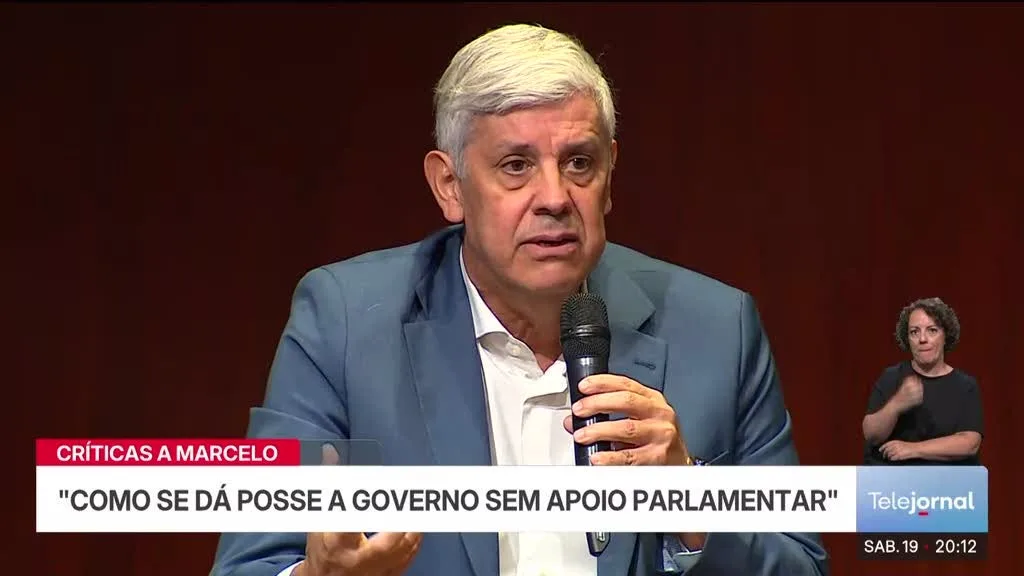 Centeno critica Marcelo por ter dado posse a um Governo sem apoio parlamentar