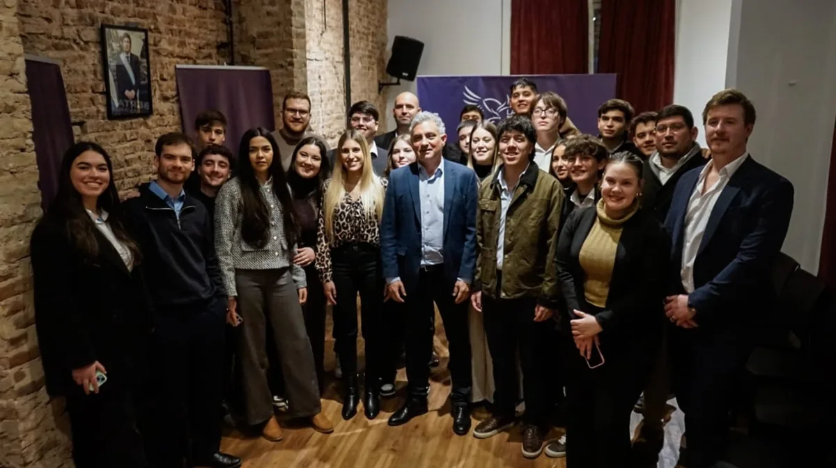 La Libertad Avanza activó la campaña bonaerense con un congreso de más de 1200 jóvenes en Morón