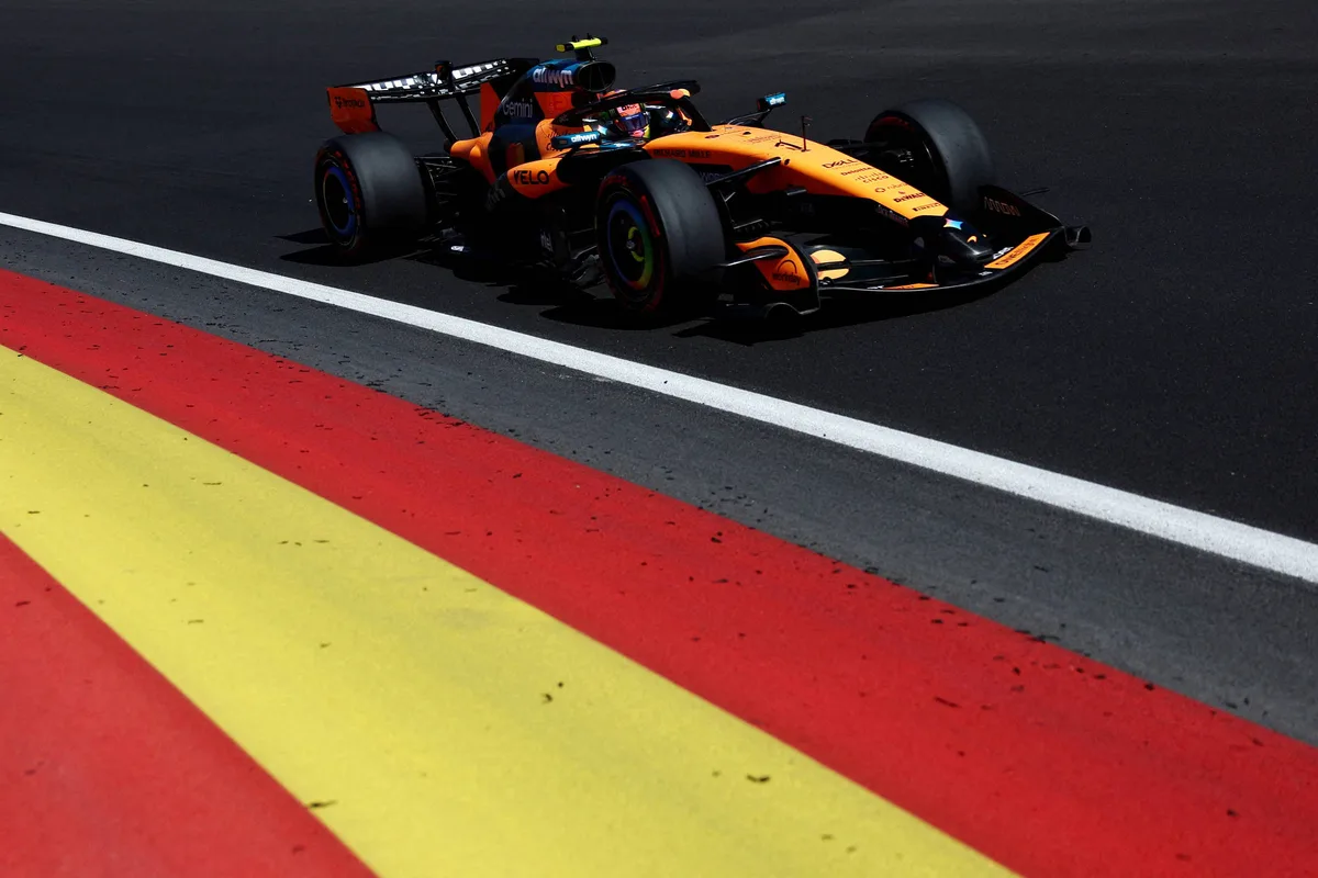 Lando Norris, da McLaren, é o pole position do GP da Espanha de F1