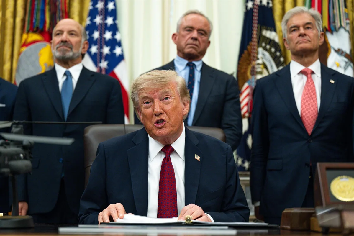 Trump afirma que el último ataque contra Irán fue "duro" y destruyó nuevos equipos militares