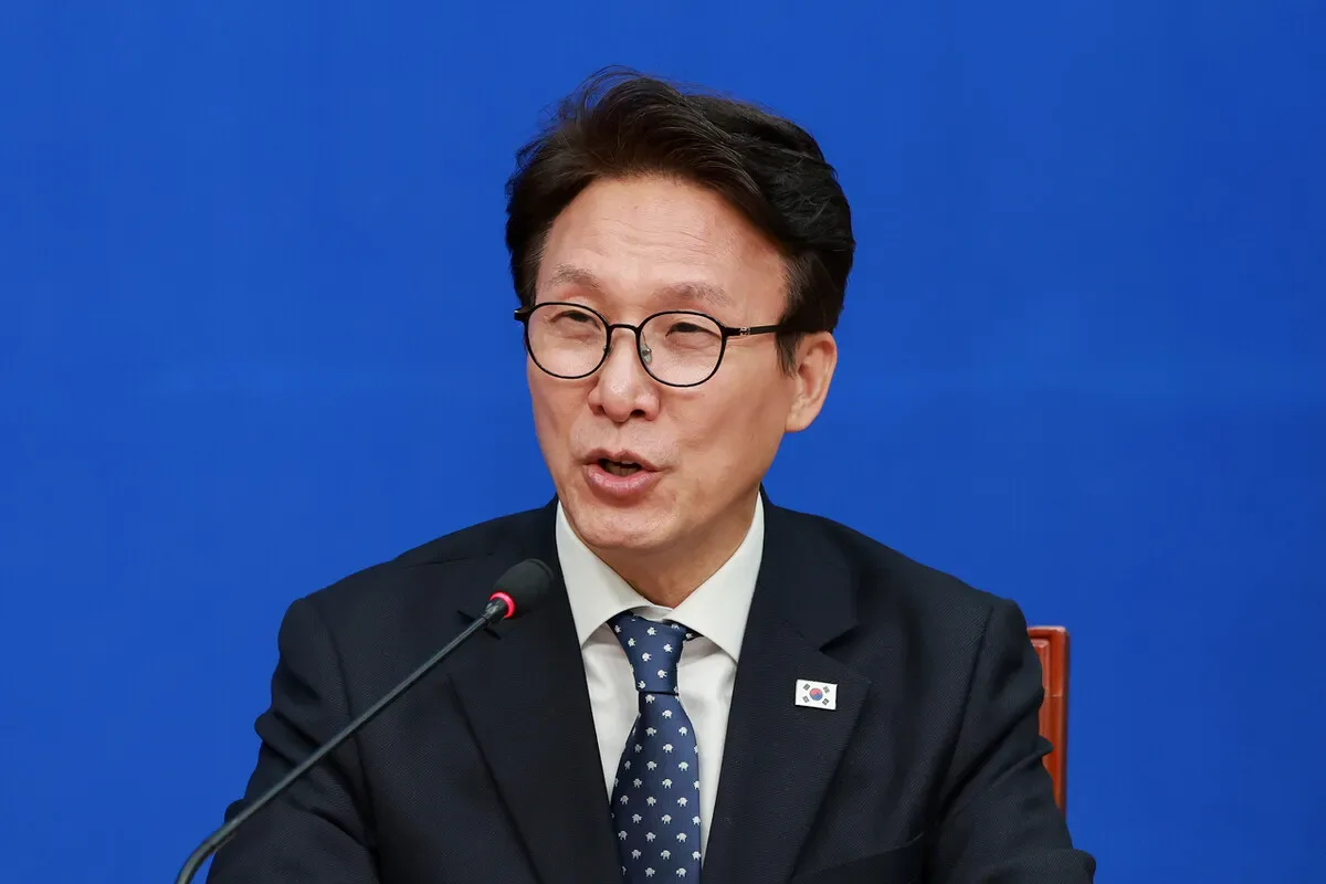 민주 지지율 35%, 정부 출범 뒤 최저…이 대통령 부정평가 5%p↓ [갤럽]