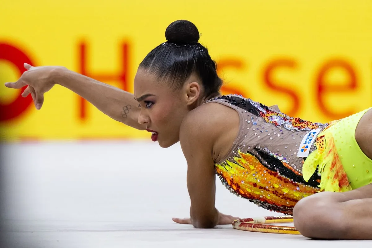 Geovanna Santos estreia no Campeonato Mundial de Ginástica Rítmica