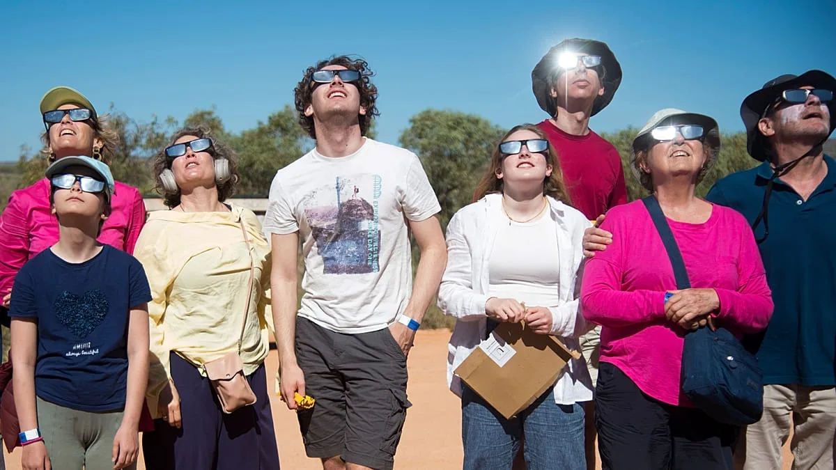 Europa corre aos óculos para eclipse e produção solar vai cair