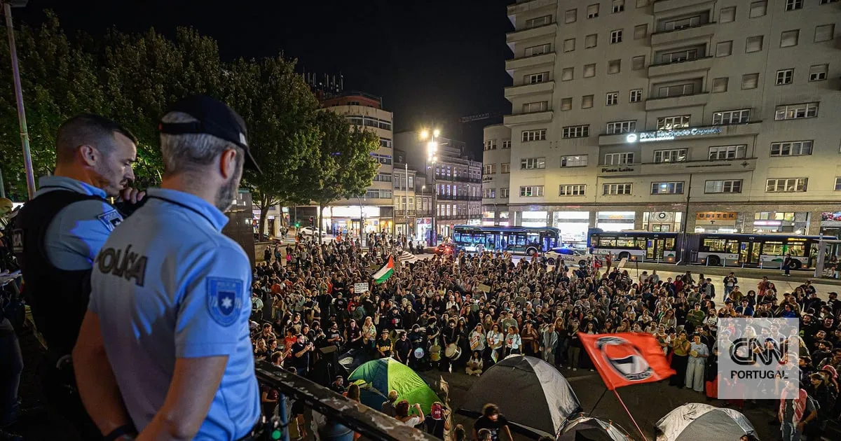 Manifestantes pela habitação vão voltar a montar tendas no Porto