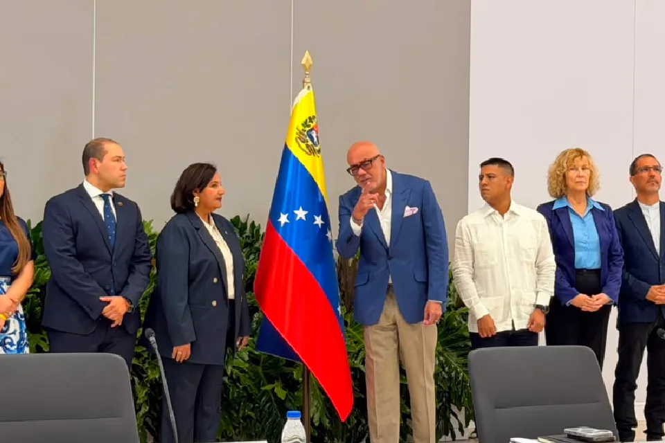 Espacio Público exige transparencia en proceso de diálogo entre chavismo y oposición
