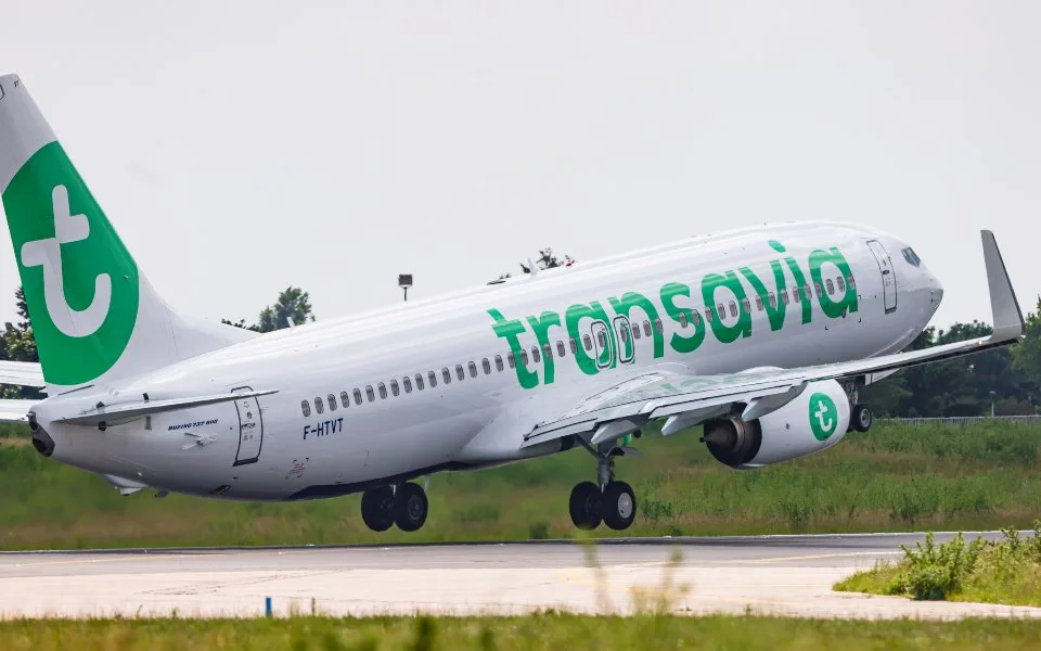 Transavia reforça presença em Bruxelas e anuncia nova rota para Ponta Delgada em 2027