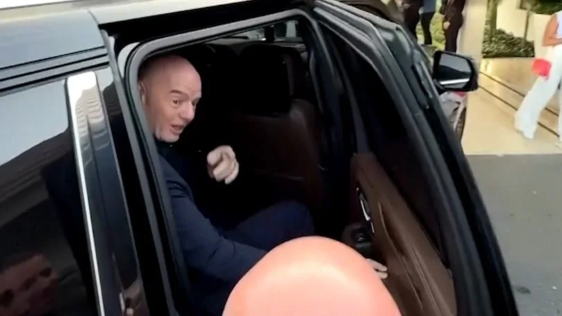Sky-Reporter stellt den Fifa-Boss - „Haben Sie den Fußball verraten, Herr Infantino“