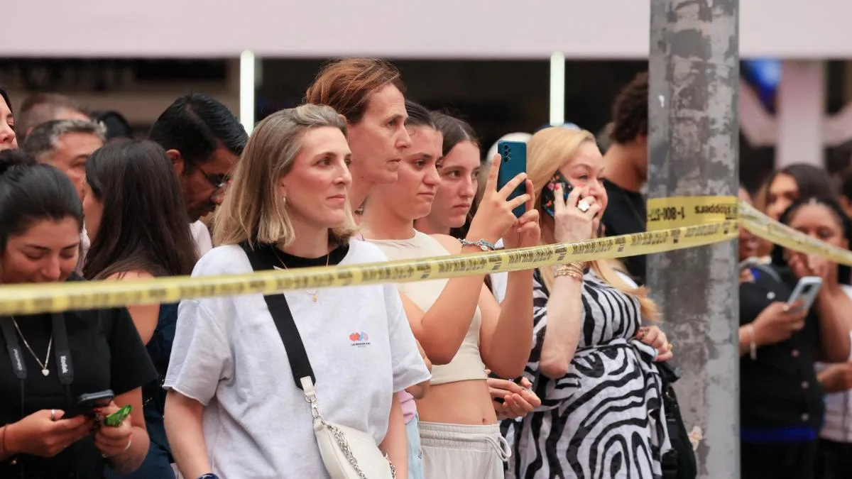 La policía tirotea a una mujer que blandía dos cuchillos tras matar a una persona en Times Square