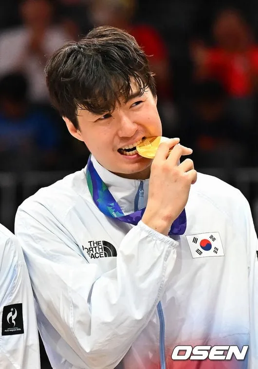 '이승현은 8강, 이정현은 4강' 이현중은 언제 '金 기운' 느꼈을까..."전 출국 전부터 느낌 있었죠"[현장 인터뷰]