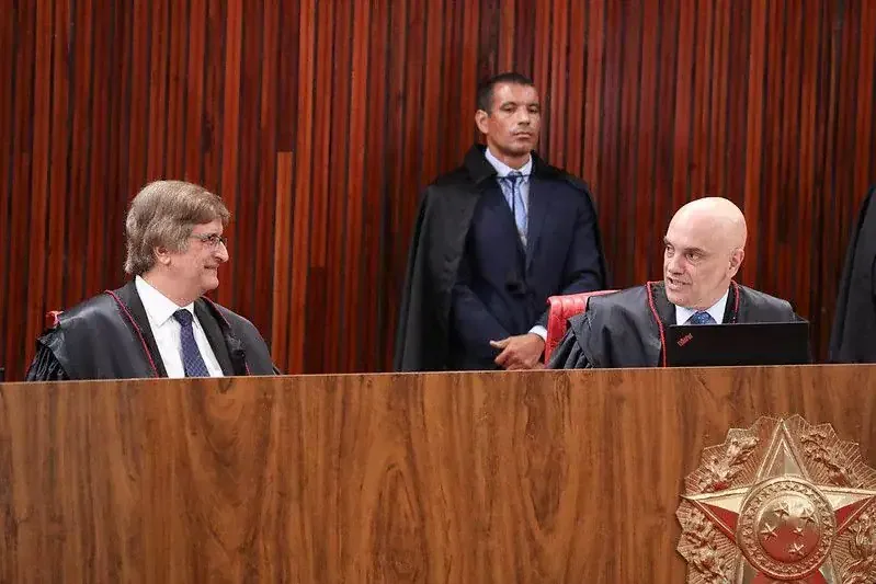 Oposição apresenta ao menos 7 pedidos contra Gonet e Moraes em 24 horas